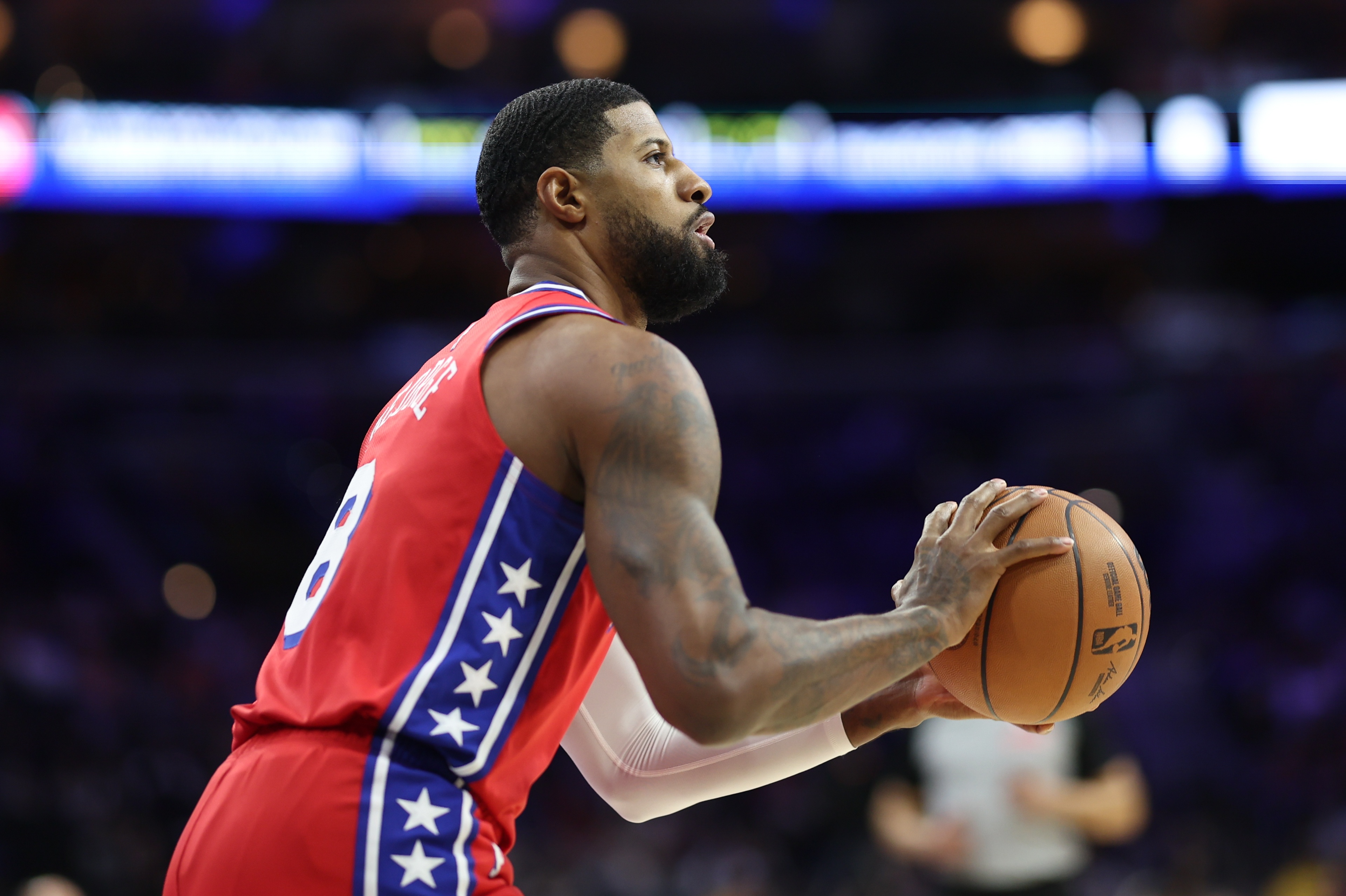 星空投注-场均15.9分5.2板！76人迎战步行者 乔治因左膝伤病管理缺阵