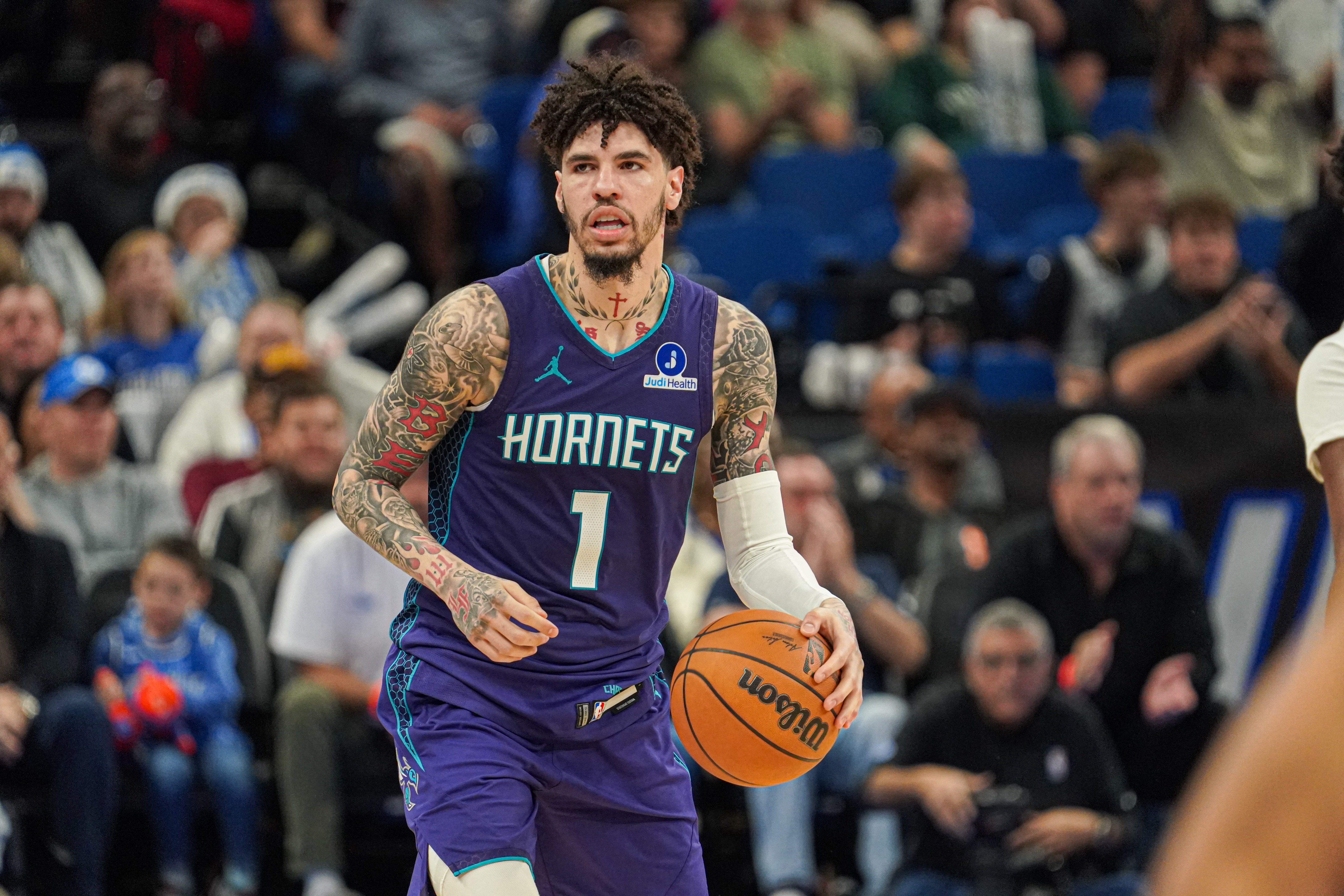 星空体育平台-这个谁要？拉梅洛·鲍尔15投仅1中拿到2分7助 三分10中0