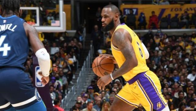 星空官网-浓眉打中锋？1大4小不灵光 湖人或走上赛季老路