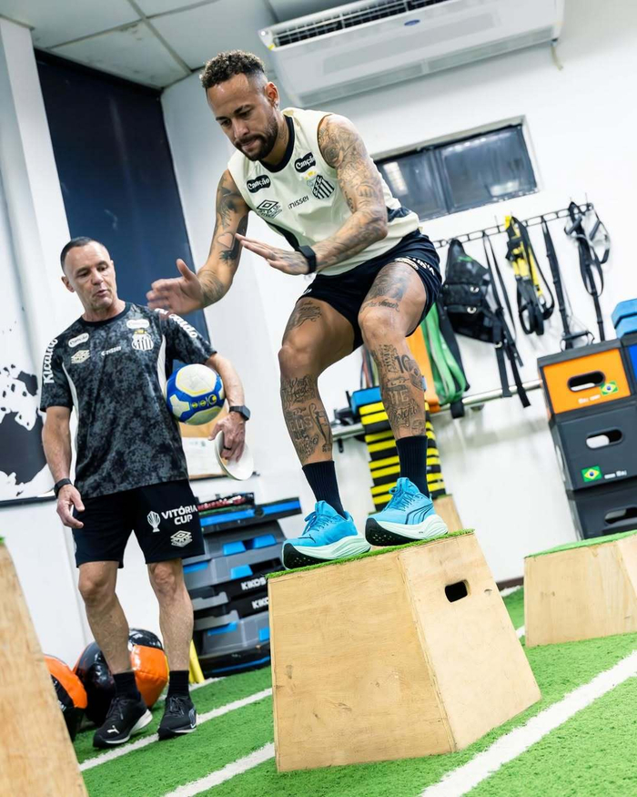 内马尔发文为足球加油|内马尔·达·席尔瓦_新浪体育_新浪新闻