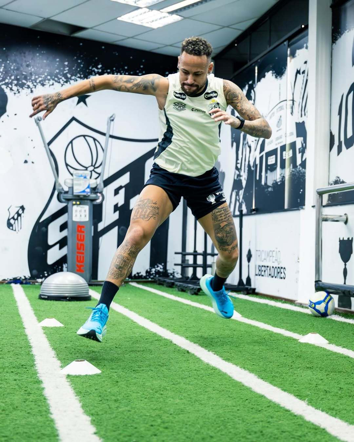 内马尔发文为足球加油|内马尔·达·席尔瓦_新浪体育_新浪新闻