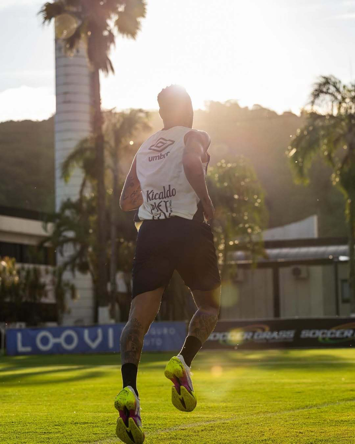 内马尔发文为足球加油|内马尔·达·席尔瓦_新浪体育_新浪新闻