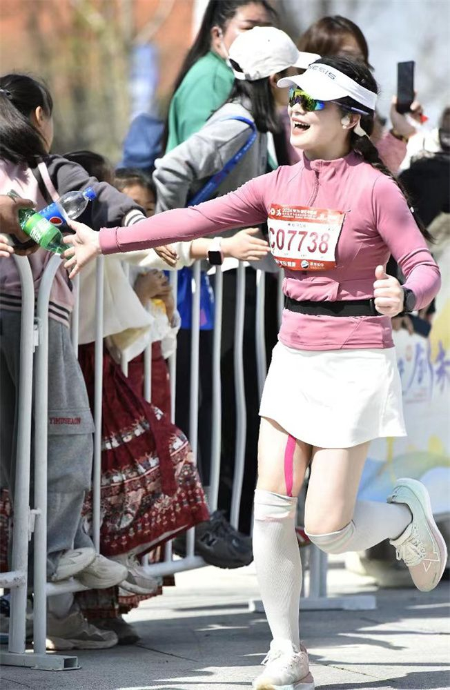 星空体育官网-迁马·跑在水美酒乡｜周娇：奔跑遇见更好的自己|半马|宿迁市|江苏省|训练|报名_新浪新闻