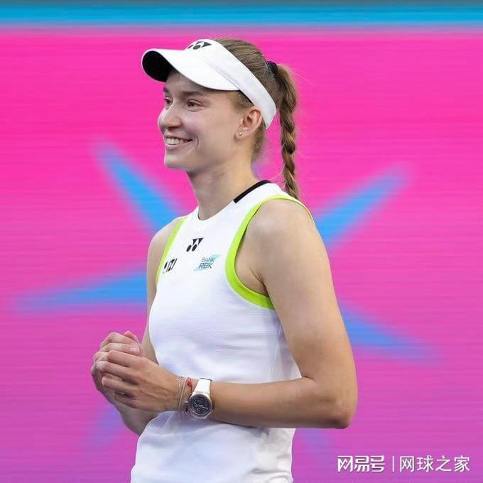 莱巴金娜力克佩古拉，首登世界第二宝座