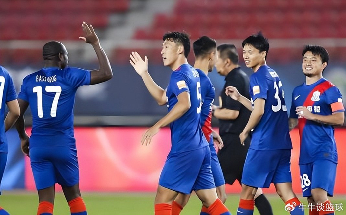 星空官网-他本赛季仅用三场比赛！就让球迷看到接班吴曦希望，值得期待|上海申花|中超|吴启鹏|斯卢茨基|上海申花足球俱乐部_新浪体育_新浪新闻