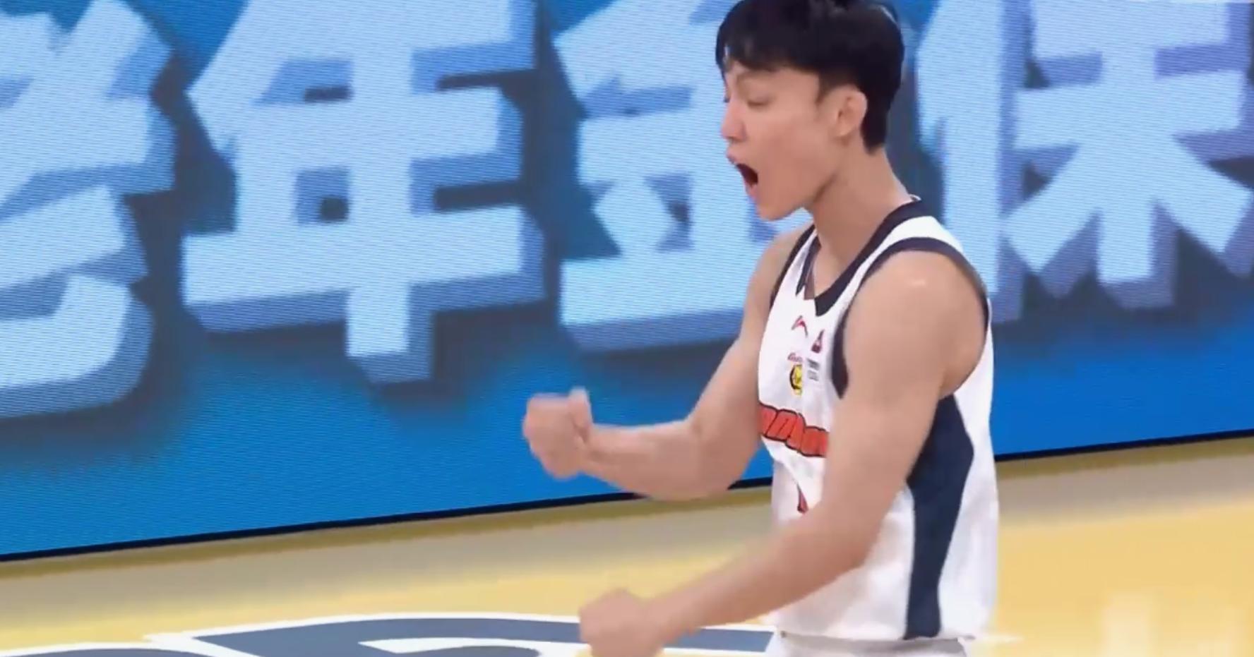 双外援粤沪大获全胜!大王生涯之夜,上海锁定冠军,广东杀回前3