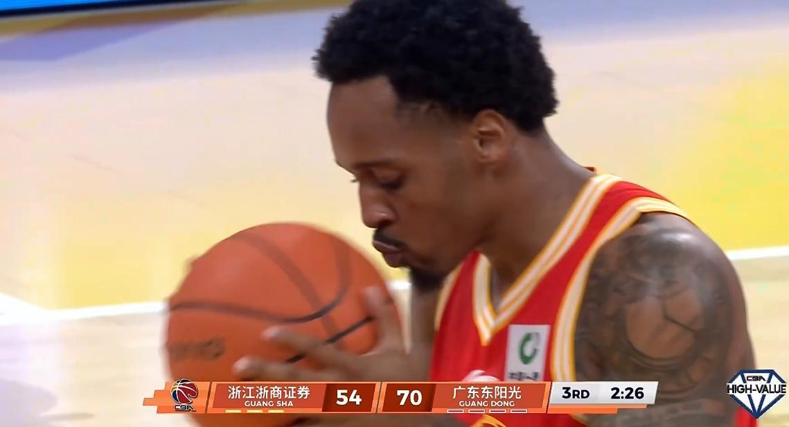 双外援粤沪大获全胜!大王生涯之夜,上海锁定冠军,广东杀回前3